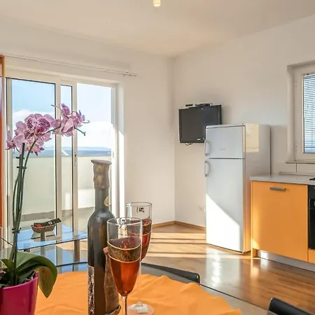 Apartment Stunning In With Wifi Crikvenica