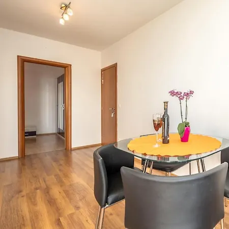 Stunning In With Wifi Apartment